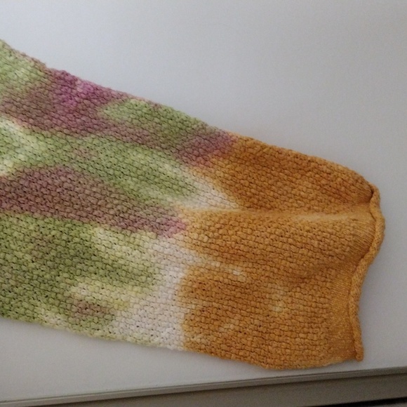 Urban Outfitters Yellow Green tie dyed cropped sweater size Large - Picture 7 of 11